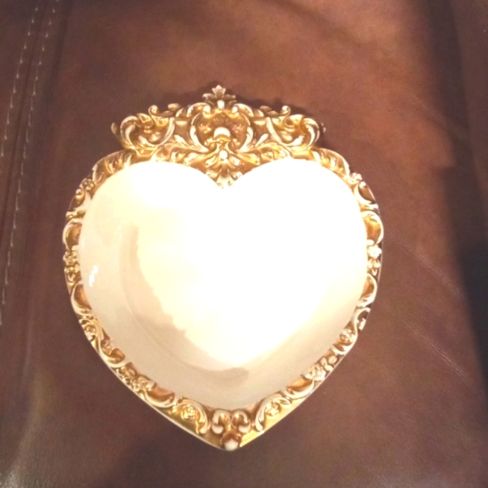 Vintage handmade ceramic jewelry dish.